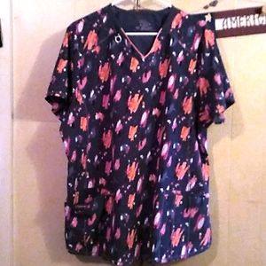 Infinity 2xl scrub top
